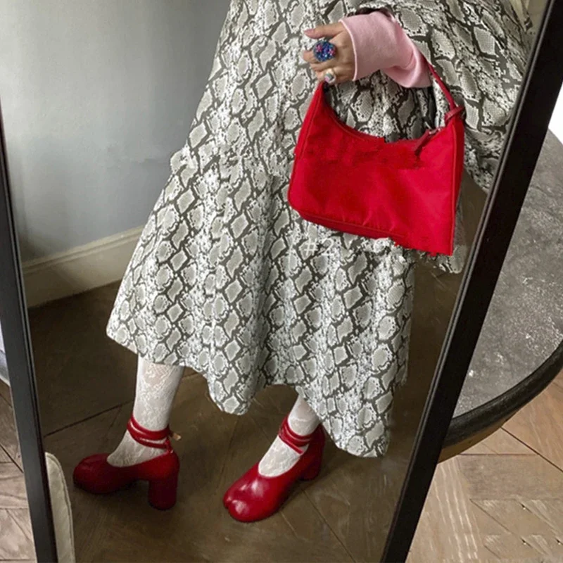 أحذية نسائية عصرية لربيع 2026  - مراجعة Vintage Fashion Dresses وسعره